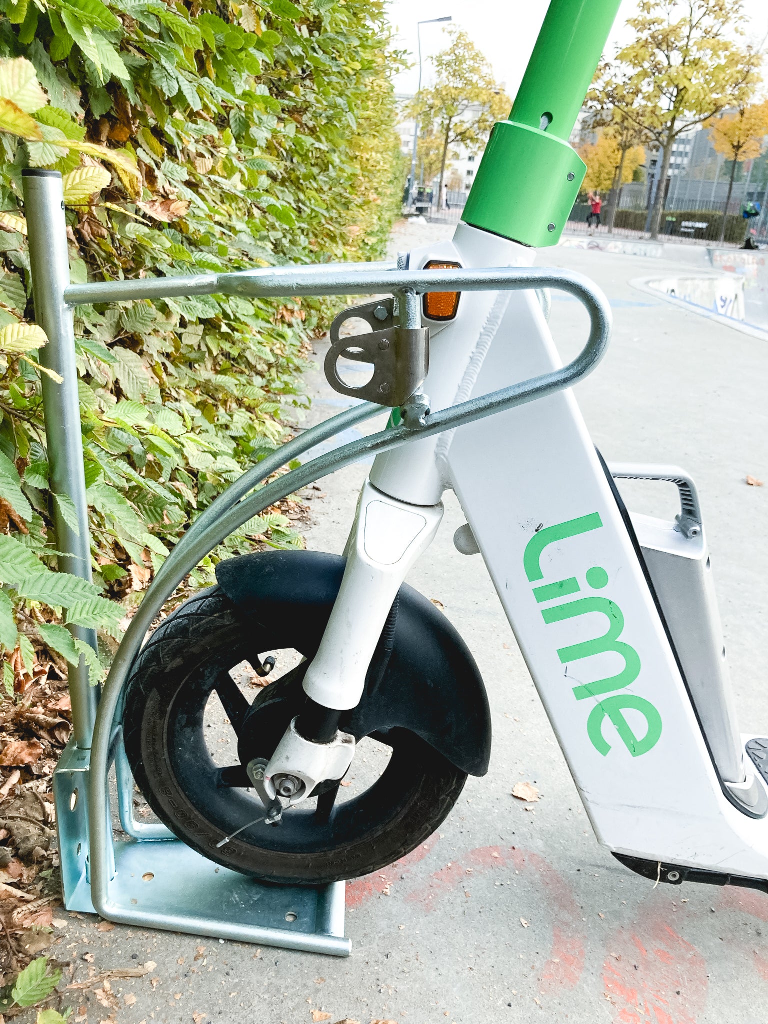 mit Verschlusstüren