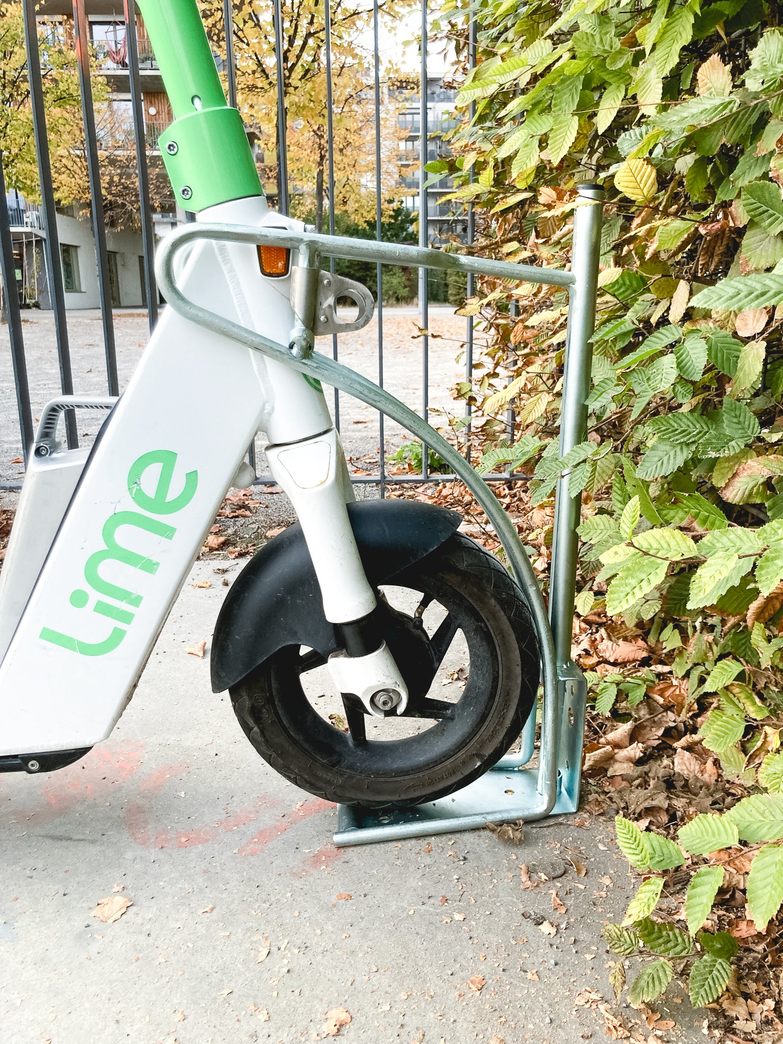 mit Verschlusstüren