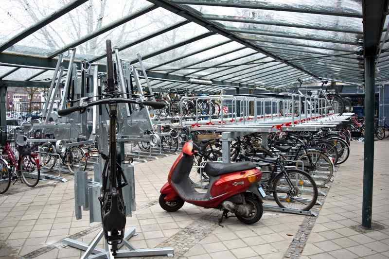 fahrradständer lift preis KARUSSELL Fahrradständer mit 12 Stellplätzen für vertikales Parken von – Rollerstop Rollerständer
